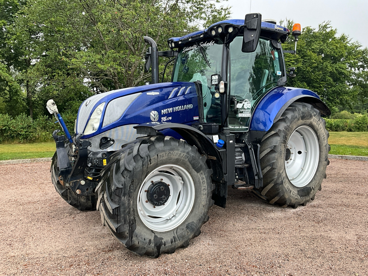 New Holland T6.145 - Трактор: снимка 1 New Holland T6.145 - Трактор: снимка 1
