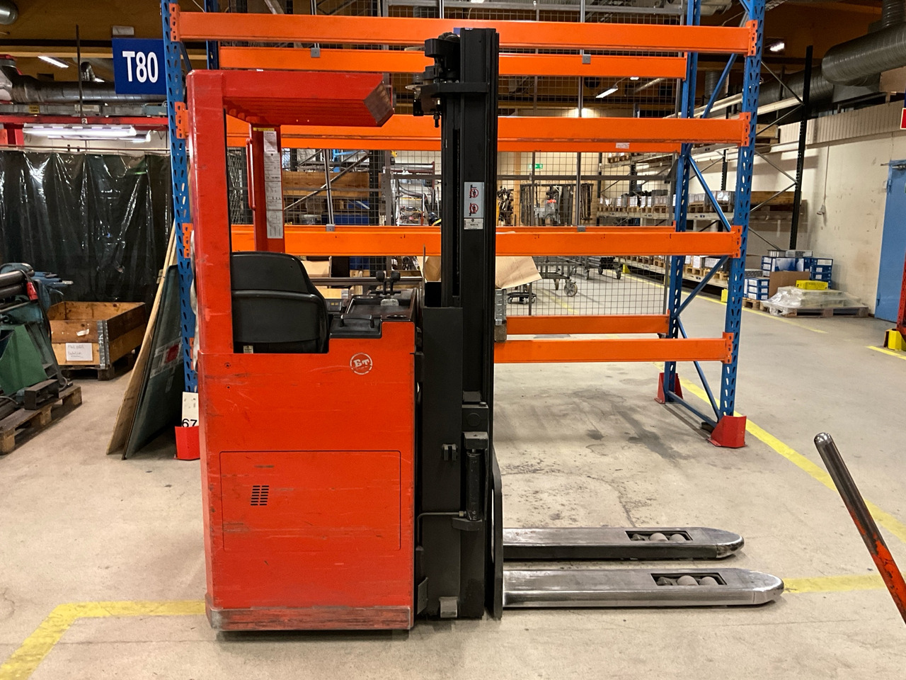 BT SR 1.35L / 2 - Подемно-транспортна техника: снимка 1 BT SR 1.35L / 2 - Подемно-транспортна техника: снимка 1