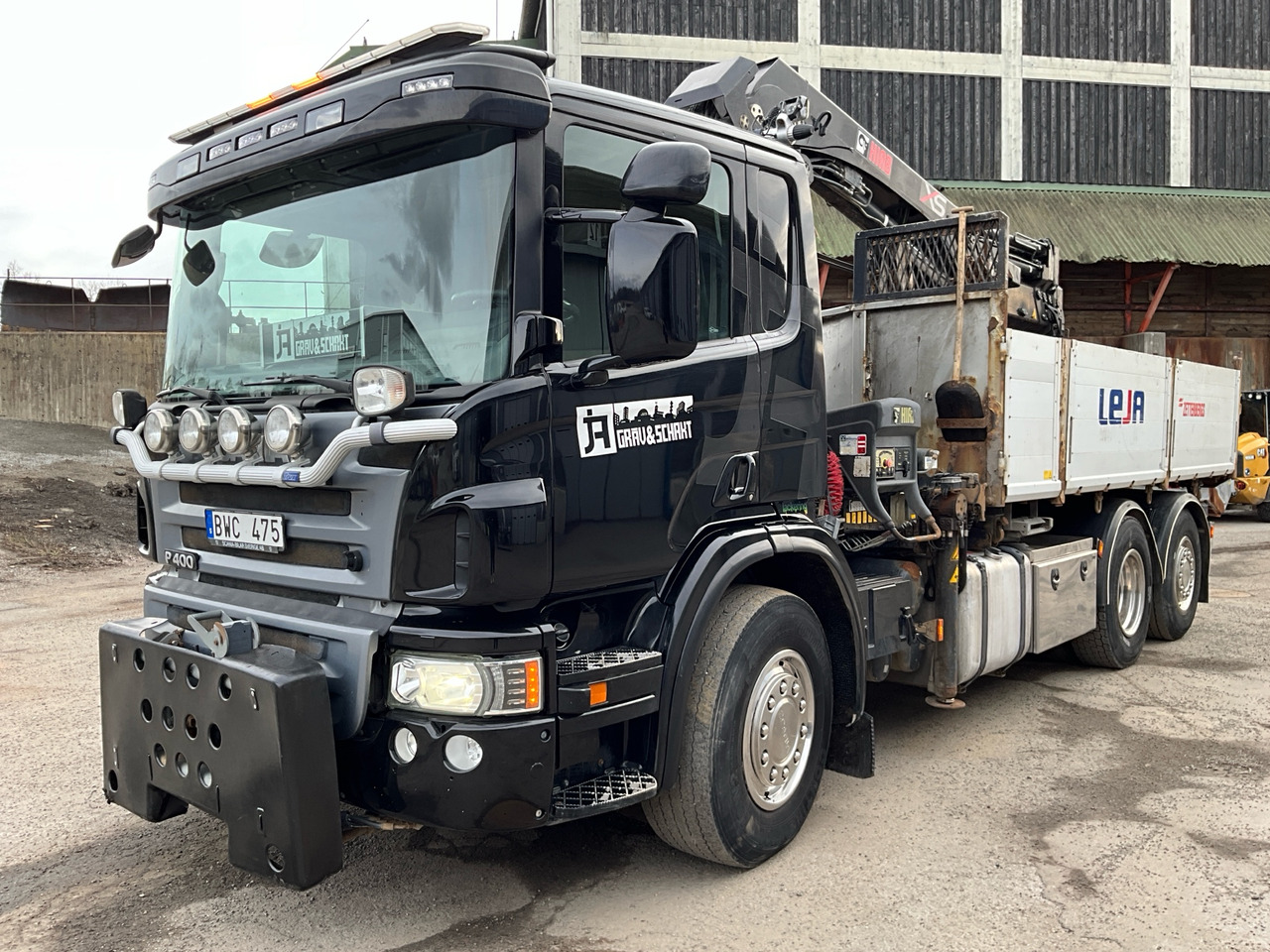 Scania P400 - Камион с кран: снимка 1 Scania P400 - Камион с кран: снимка 1