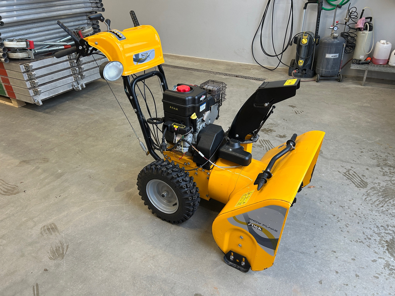 Stiga SNW 11.5T 29 MF - Роторен снегорин: снимка 1 Stiga SNW 11.5T 29 MF - Роторен снегорин: снимка 1