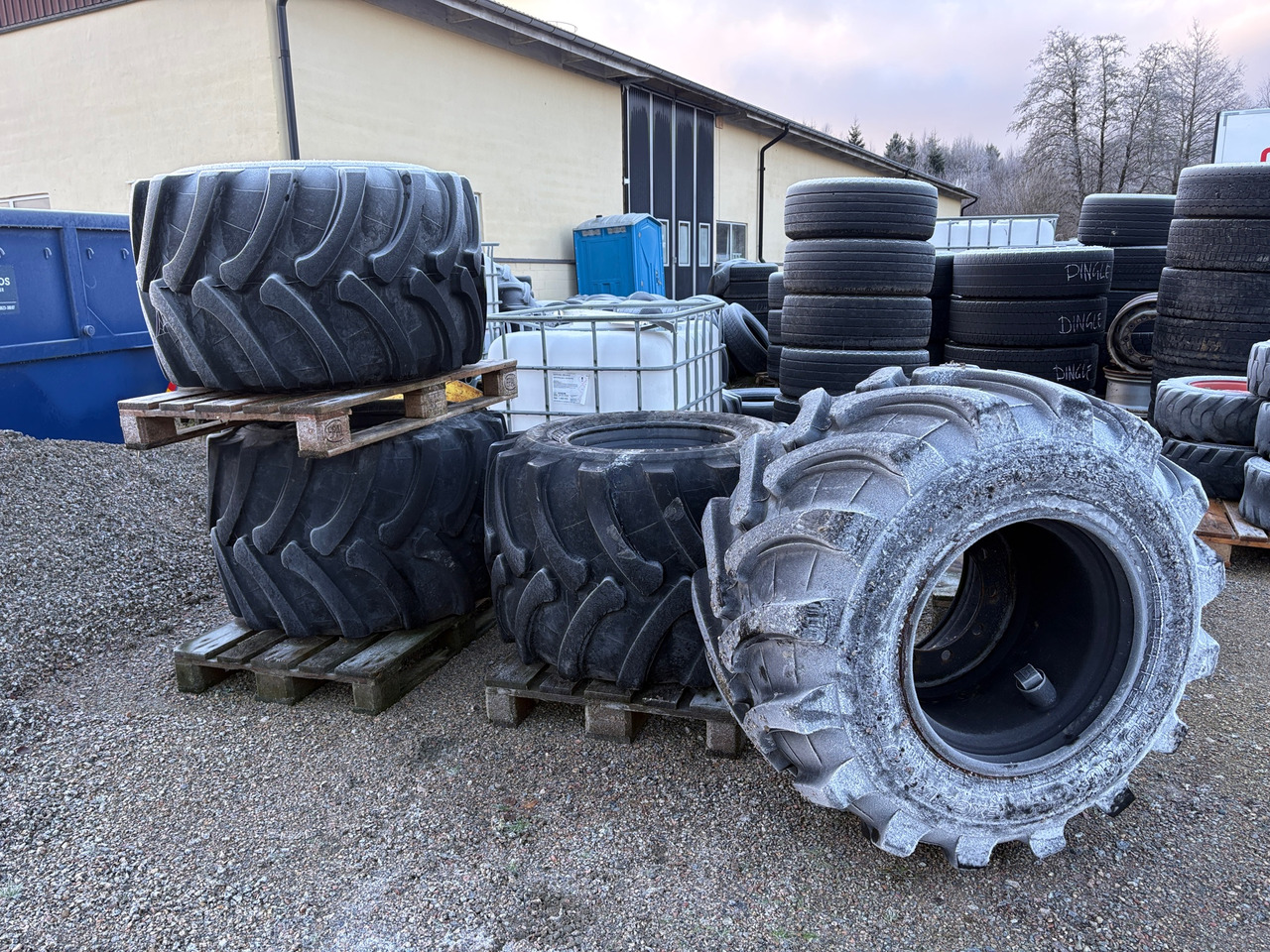 Trelleborg Excavator T440 - Гума за Строителна техника: снимка 1 Trelleborg Excavator T440 - Гума за Строителна техника: снимка 1