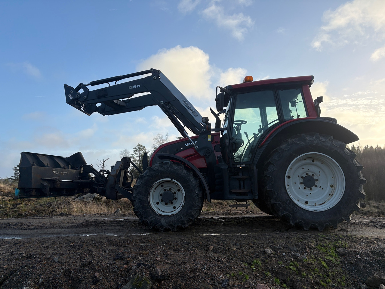 Valtra N 101 - Трактор: снимка 1 Valtra N 101 - Трактор: снимка 1