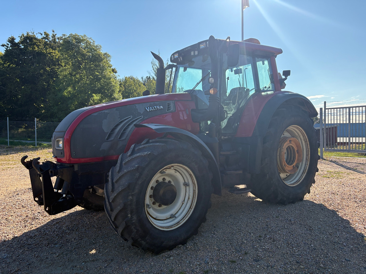 Valtra T202 - Трактор: снимка 1 Valtra T202 - Трактор: снимка 1