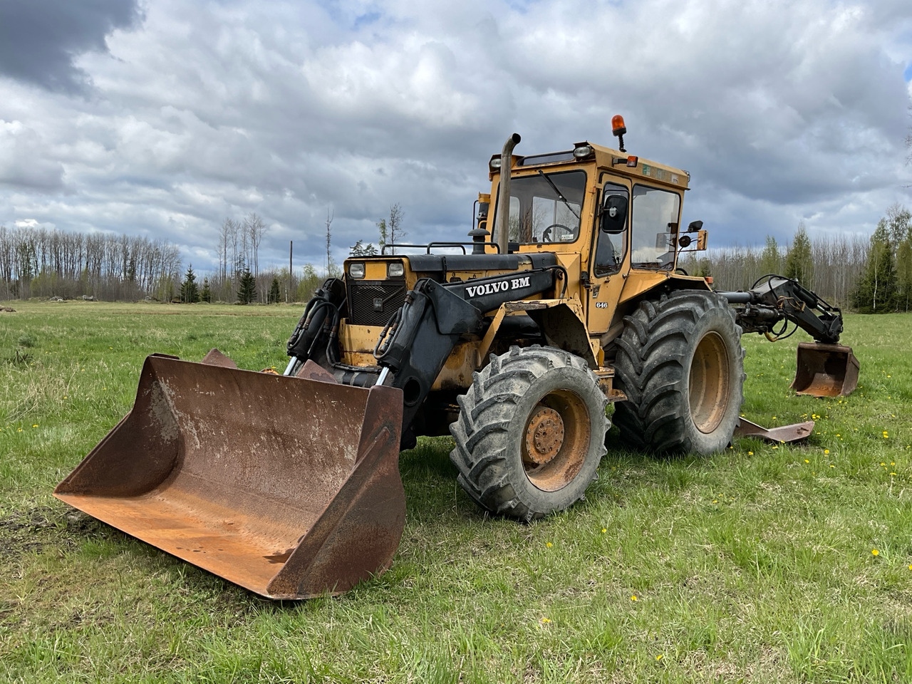 Volvo BM 646 - Багер-товарач: снимка 1 Volvo BM 646 - Багер-товарач: снимка 1