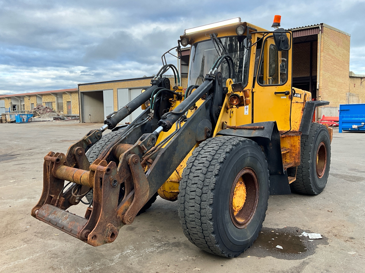 Volvo BM L90 - Колесен товарач: снимка 1 Volvo BM L90 - Колесен товарач: снимка 1