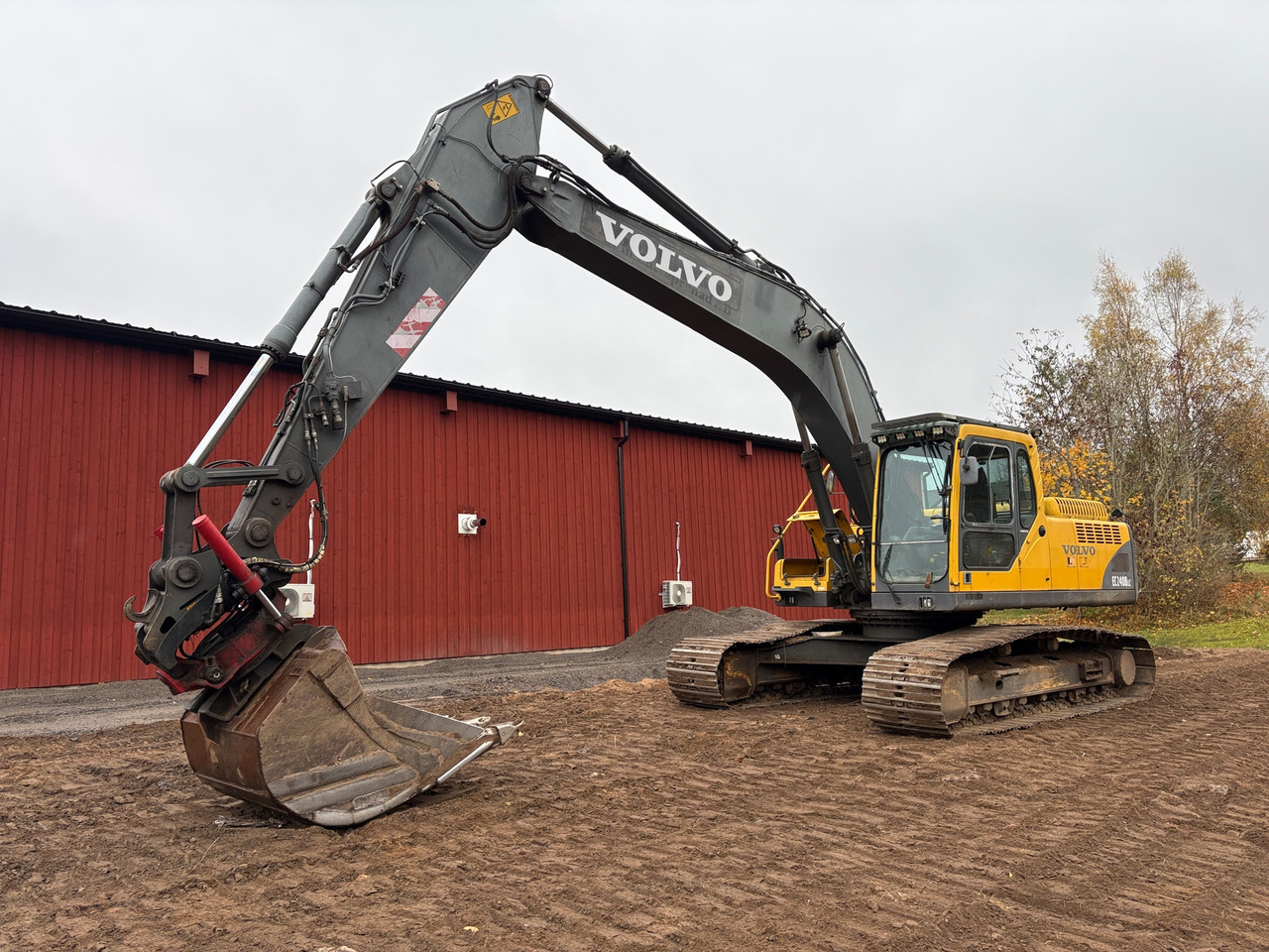Volvo EC 240BLC - Багер: снимка 1 Volvo EC 240BLC - Багер: снимка 1