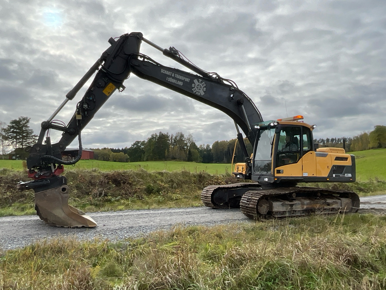 Volvo EC220DL - Багер: снимка 1 Volvo EC220DL - Багер: снимка 1
