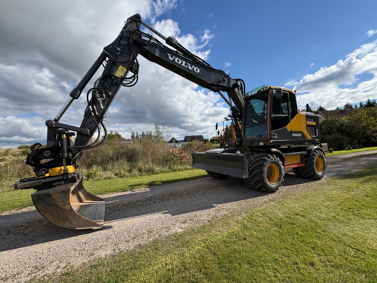 Volvo EW160E - Багер: снимка 1 Volvo EW160E - Багер: снимка 1