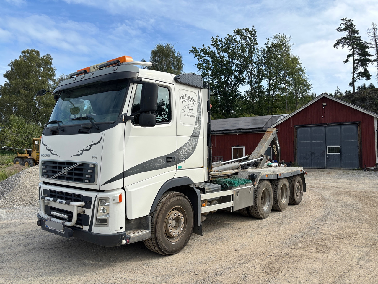 Volvo FH 520 37 8X4 - Мултилифт с кука камион: снимка 1 Volvo FH 520 37 8X4 - Мултилифт с кука камион: снимка 1