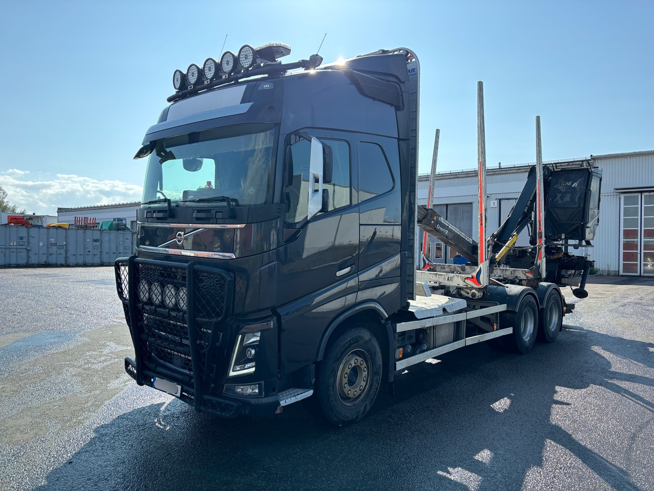 Volvo FH16 - Камион за дърва, Камион с кран: снимка 1 Volvo FH16 - Камион за дърва, Камион с кран: снимка 1