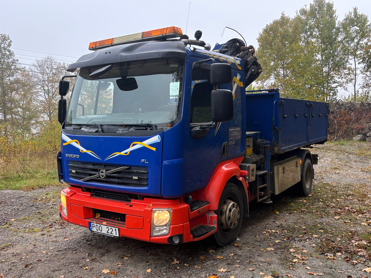 Volvo FL280 - Камион с кран: снимка 1 Volvo FL280 - Камион с кран: снимка 1