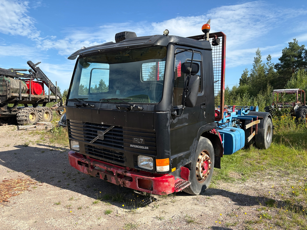 Volvo FL7 - Мултилифт с кука камион: снимка 1 Volvo FL7 - Мултилифт с кука камион: снимка 1