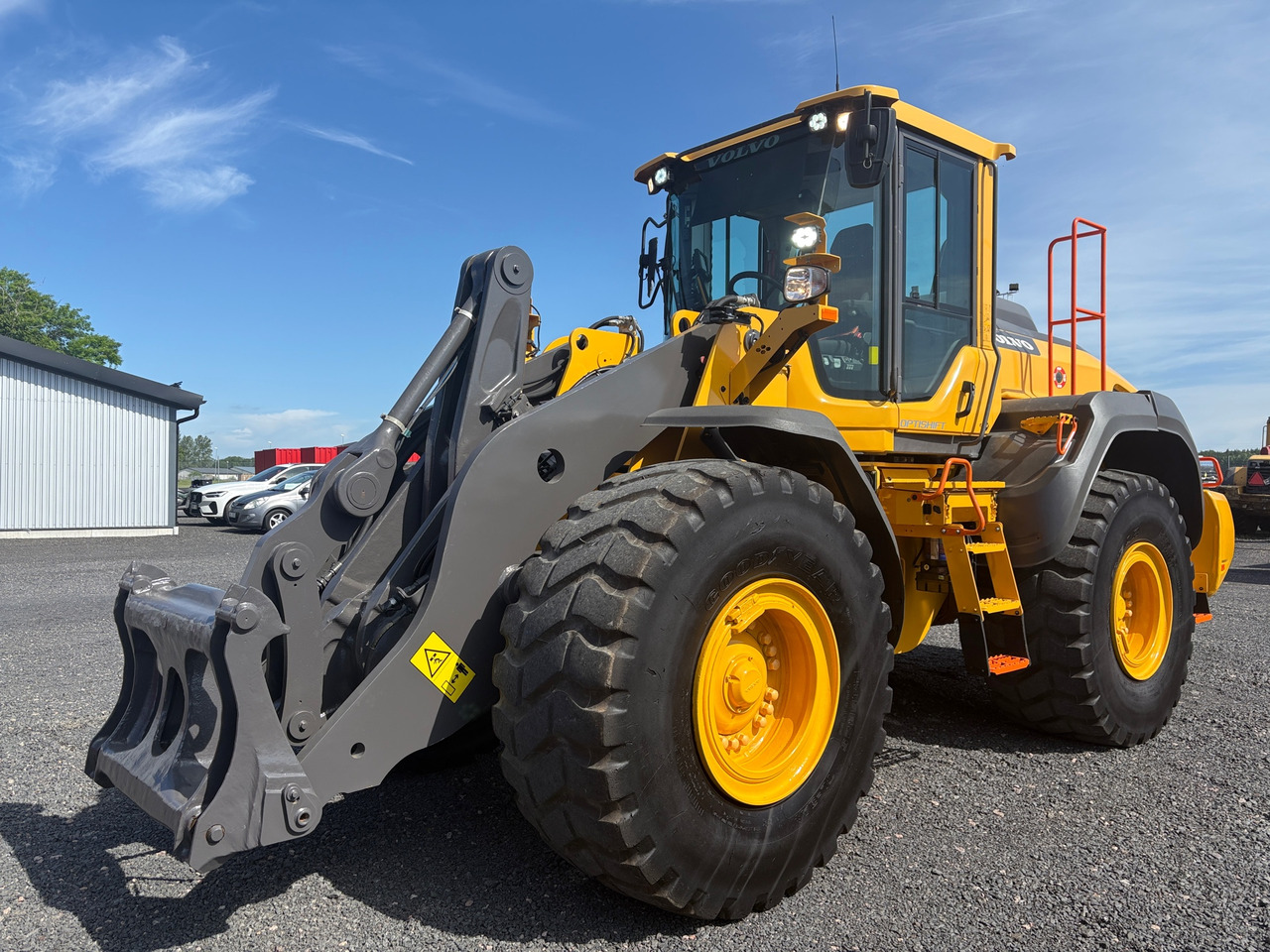Volvo L110H - Колесен товарач: снимка 1 Volvo L110H - Колесен товарач: снимка 1