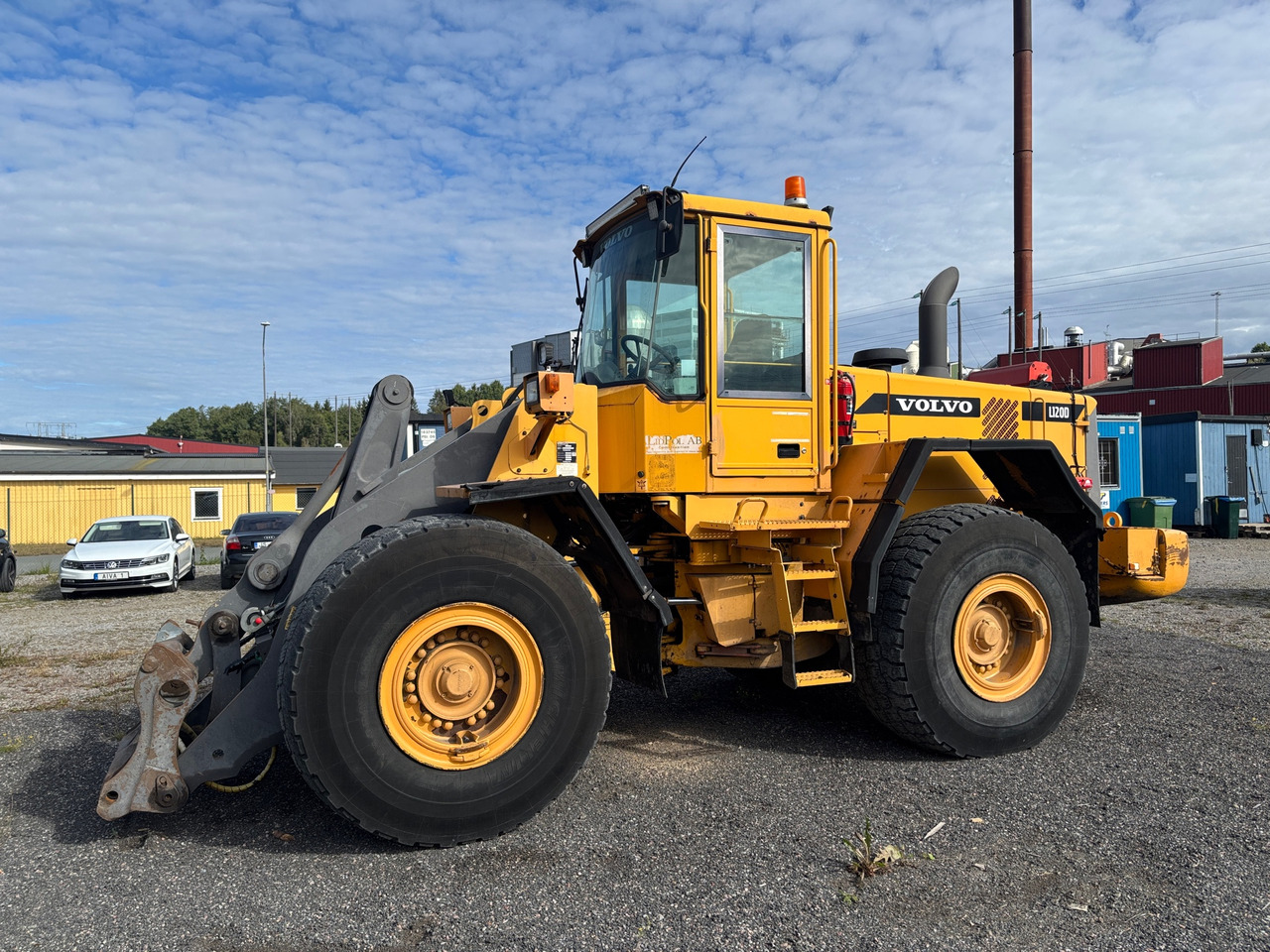 Volvo L120D - Колесен товарач: снимка 1 Volvo L120D - Колесен товарач: снимка 1