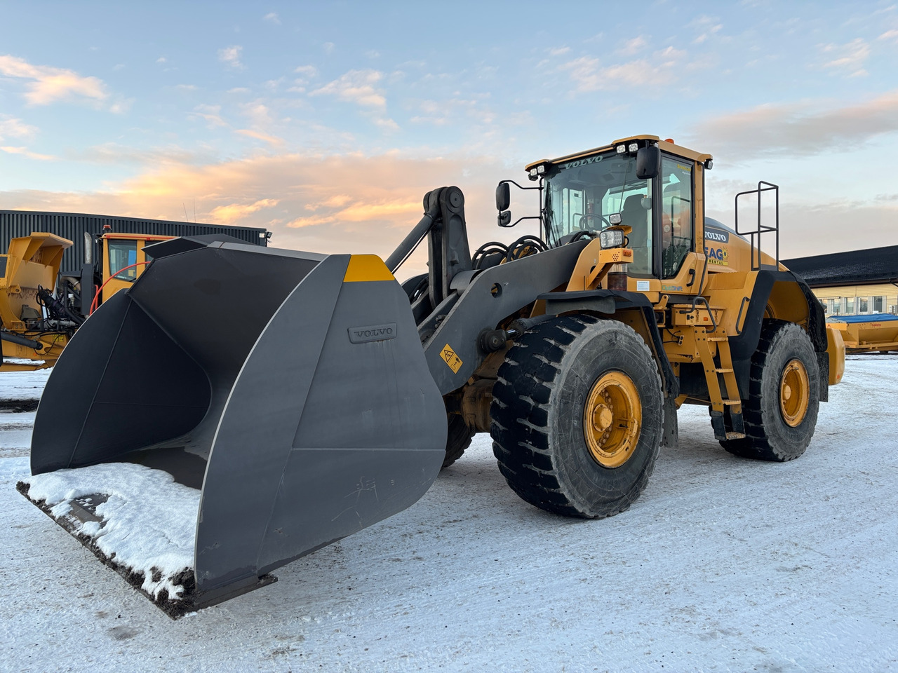 Volvo L180 H - Колесен товарач: снимка 1 Volvo L180 H - Колесен товарач: снимка 1