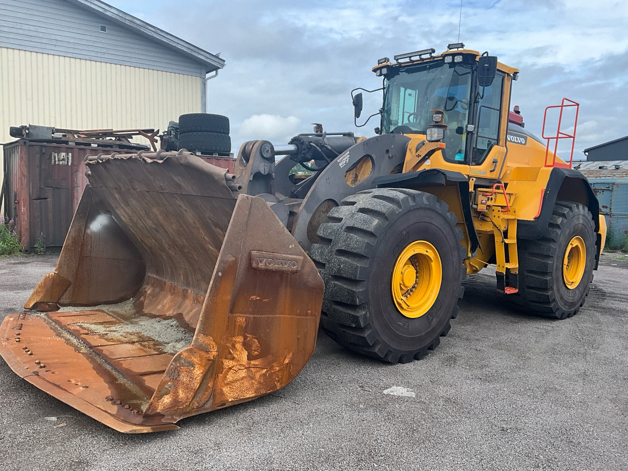 Volvo L260H - Колесен товарач: снимка 1 Volvo L260H - Колесен товарач: снимка 1