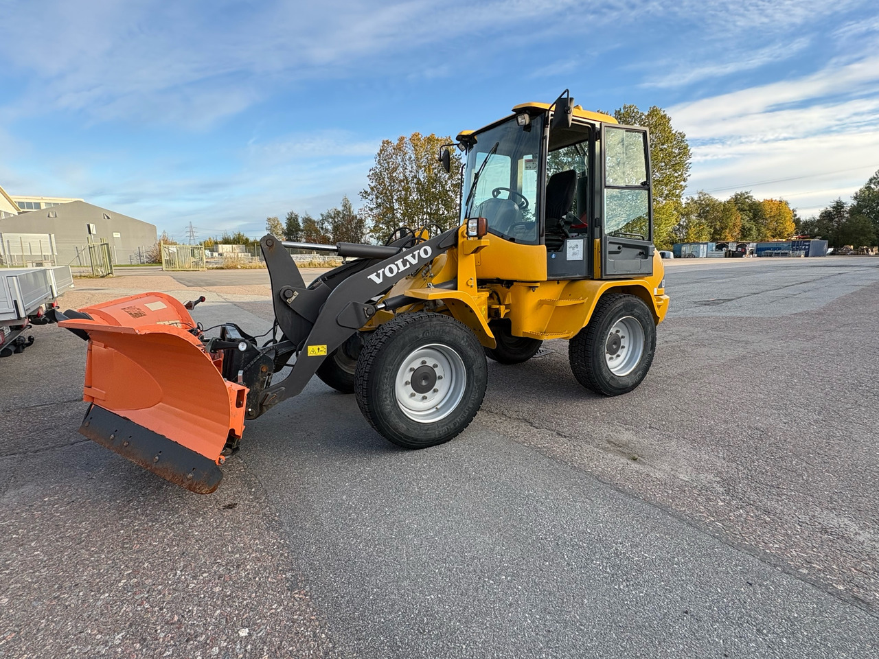 Volvo L30B- Z/X - Колесен товарач: снимка 1 Volvo L30B- Z/X - Колесен товарач: снимка 1