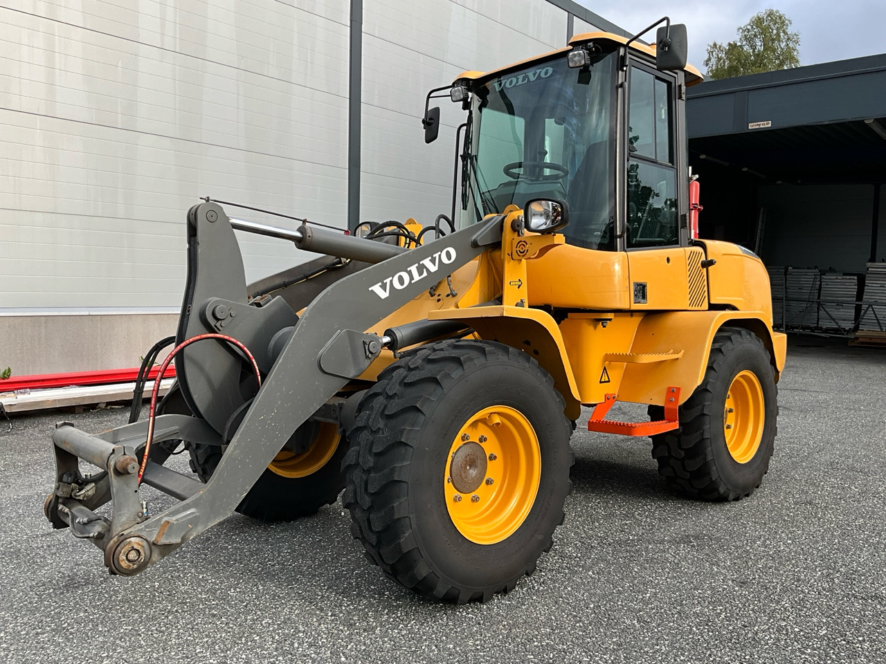 Volvo L35G - Колесен товарач: снимка 1 Volvo L35G - Колесен товарач: снимка 1