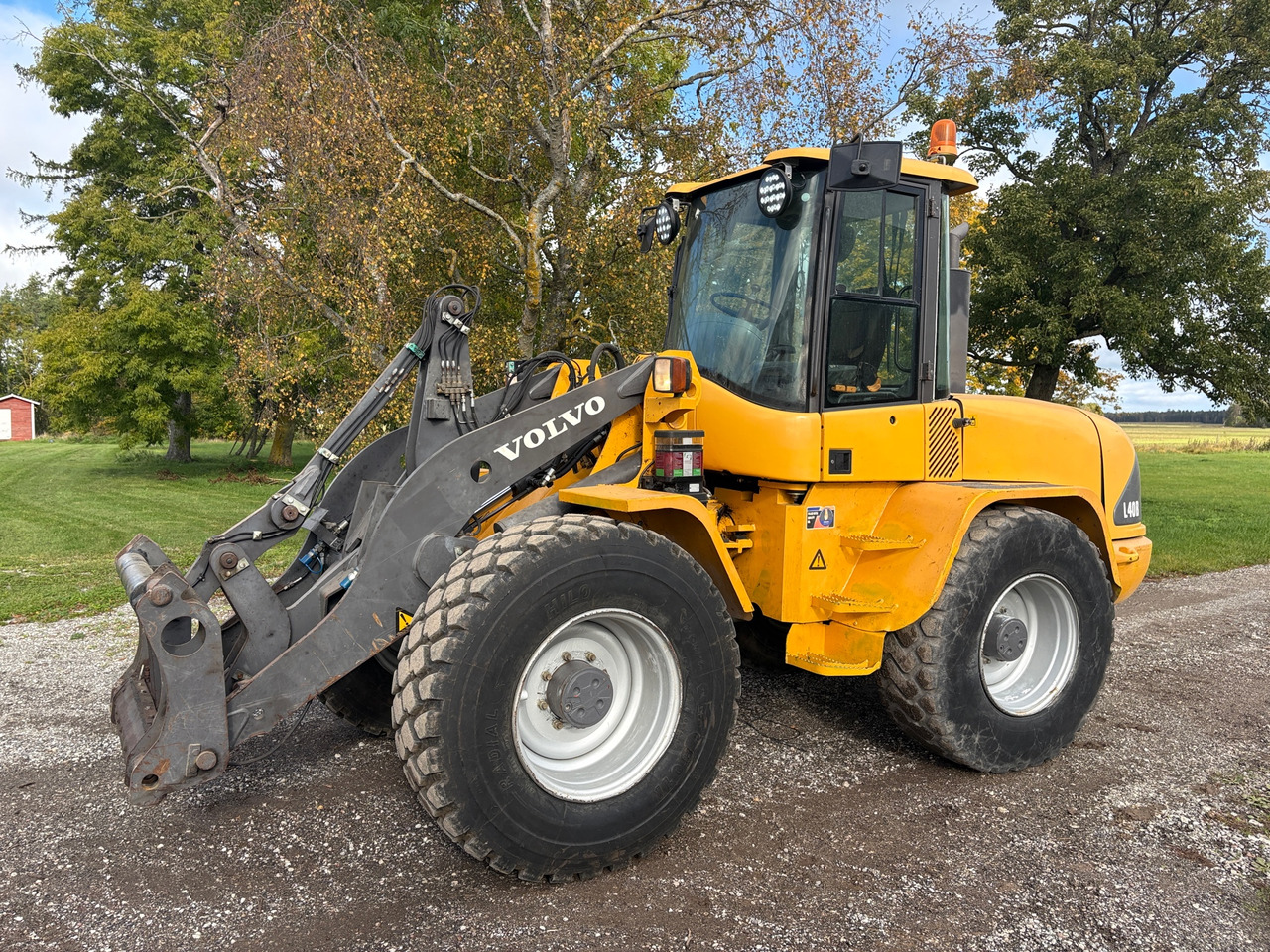 Volvo L40B-TP - Колесен товарач: снимка 1 Volvo L40B-TP - Колесен товарач: снимка 1