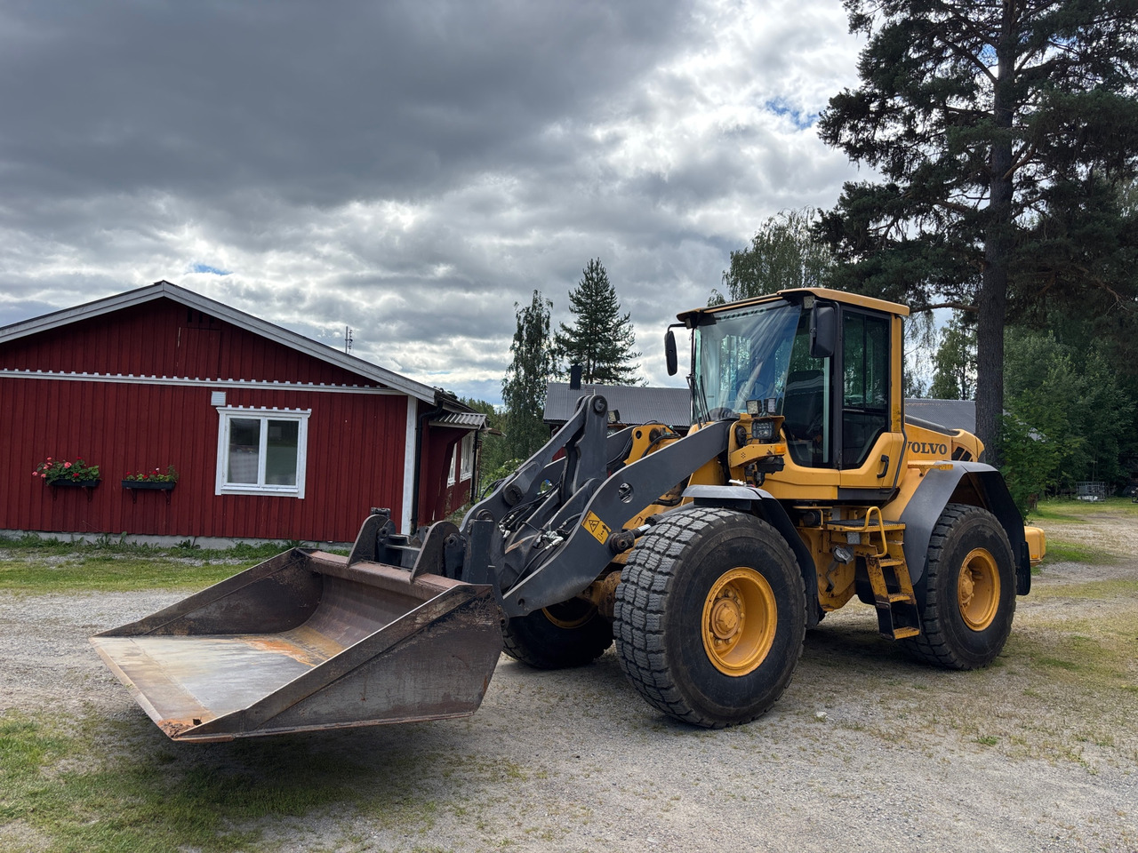 Volvo L60F - Колесен товарач: снимка 1 Volvo L60F - Колесен товарач: снимка 1