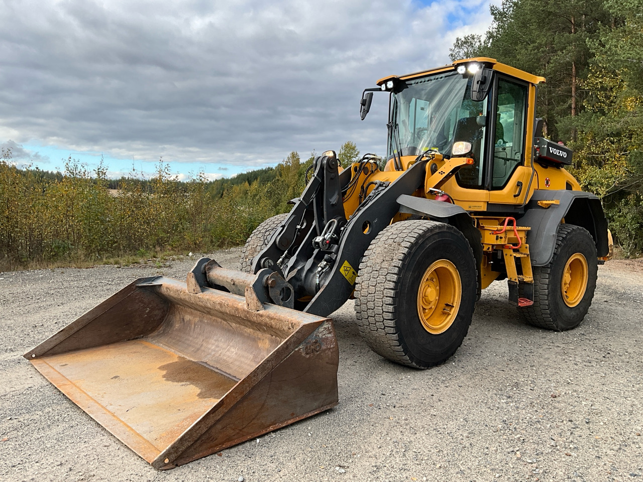 Volvo L60H - Колесен товарач: снимка 1 Volvo L60H - Колесен товарач: снимка 1