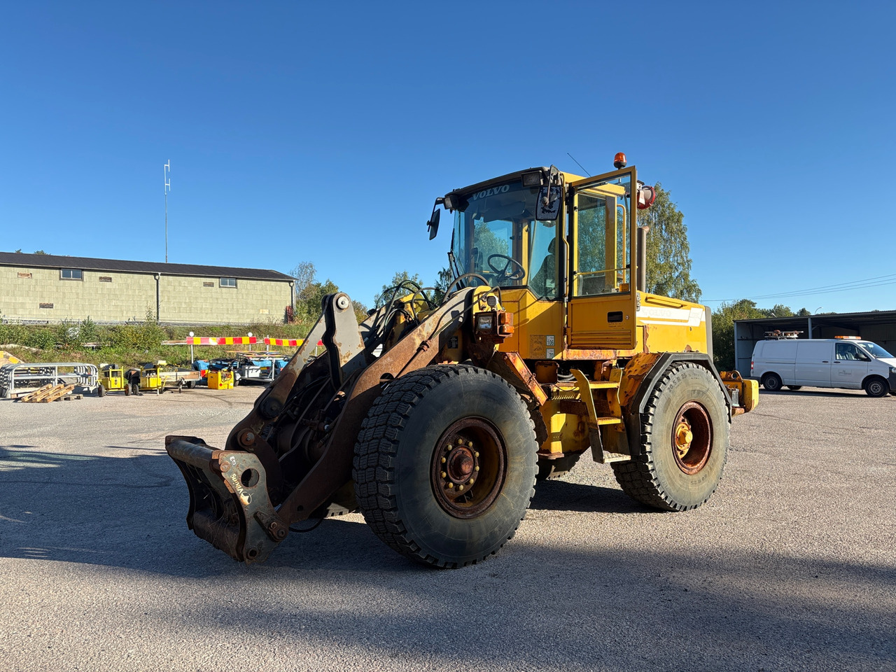 Volvo L70C - Колесен товарач: снимка 1 Volvo L70C - Колесен товарач: снимка 1