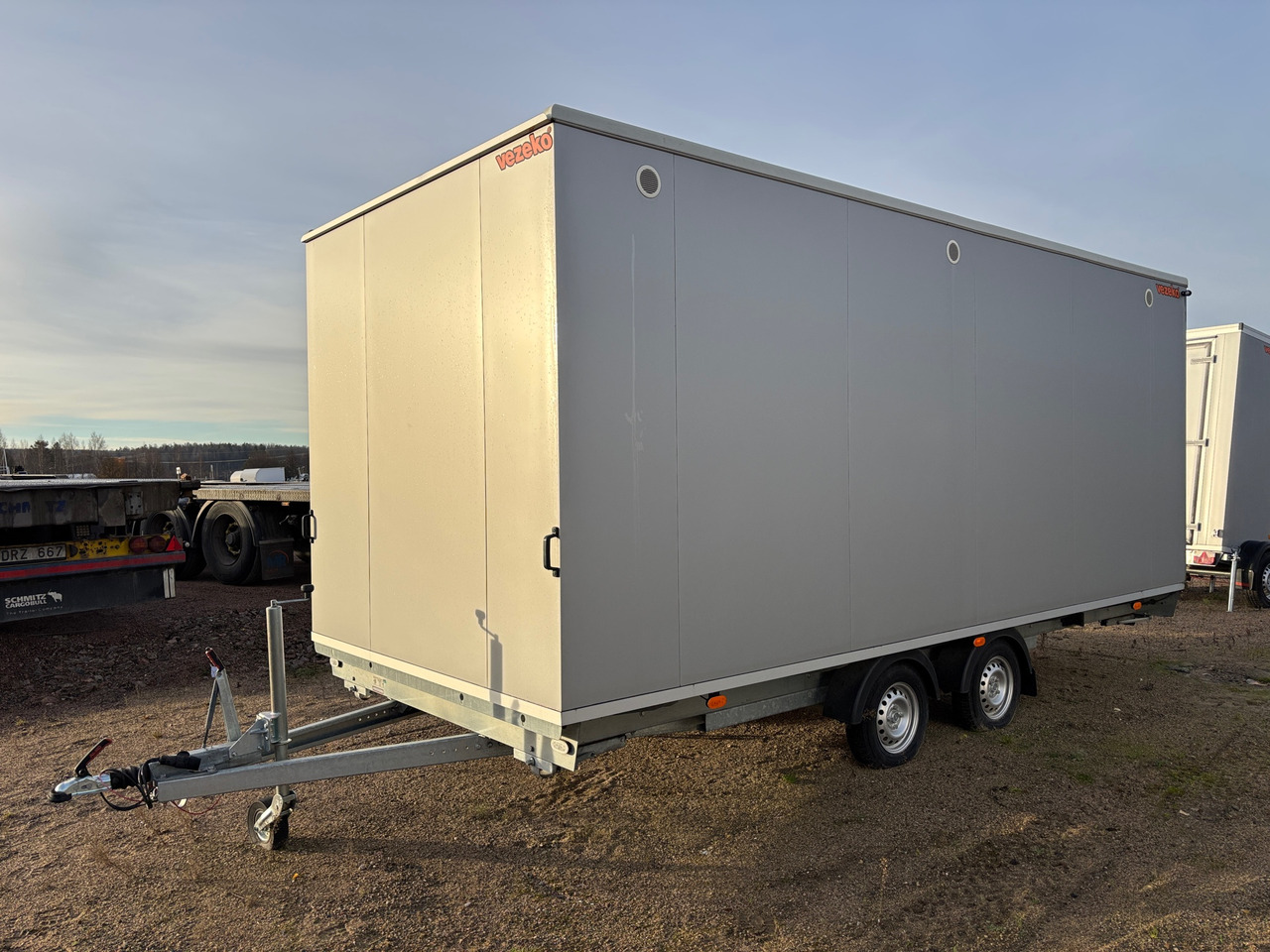 Vezeko Mobi 5624 - Жилищен контейнер, Ремарке: снимка 1 Vezeko Mobi 5624 - Жилищен контейнер, Ремарке: снимка 1