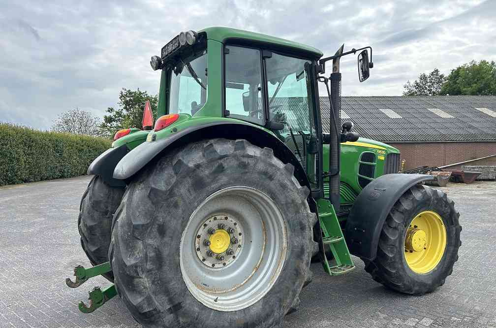 John Deere 6630 premium, 7100 uur, tls, pto, gps - Трактор: снимка 4 John Deere 6630 premium, 7100 uur, tls, pto, gps - Трактор: снимка 4