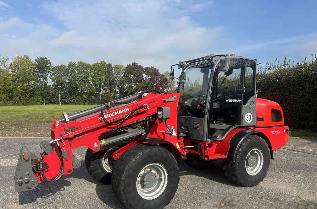 Weidemann 3070 T verreiker, telescopisch - Телескопичен колесен товарач: снимка 1 Weidemann 3070 T verreiker, telescopisch - Телескопичен колесен товарач: снимка 1