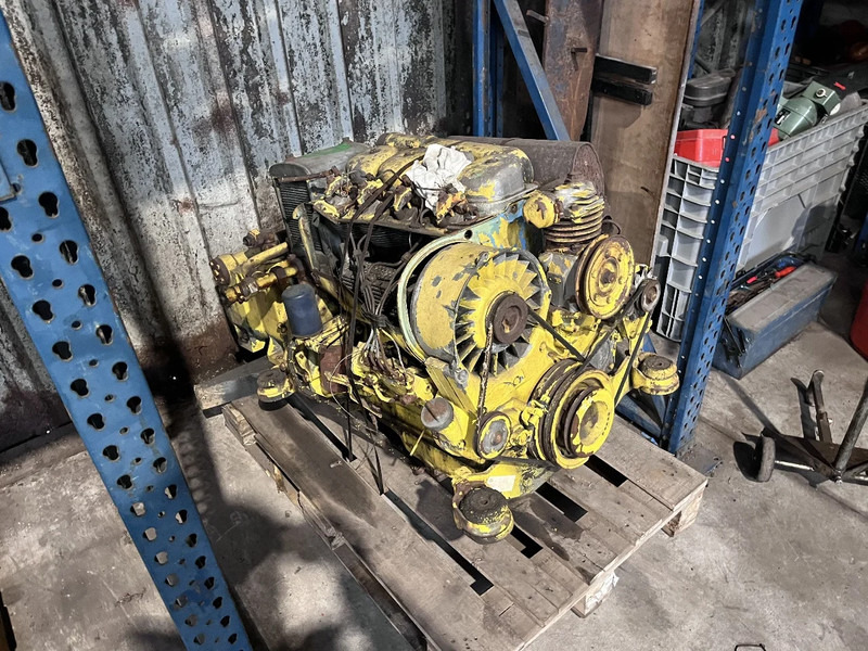 Deutz F4L912 - Двигател: снимка 2 Deutz F4L912 - Двигател: снимка 2