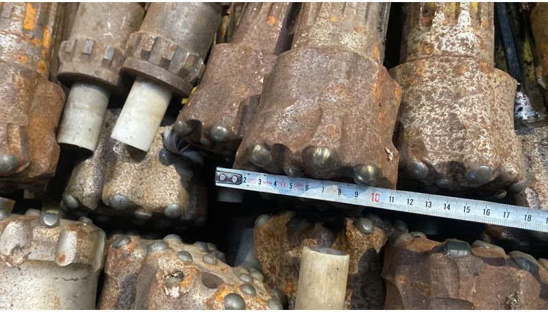 Diversen Sandvik Atlas copco Halco Drill Head rock bit 3.5 and 4 inch - Пробивна машина: снимка 3 Diversen Sandvik Atlas copco Halco Drill Head rock bit 3.5 and 4 inch - Пробивна машина: снимка 3