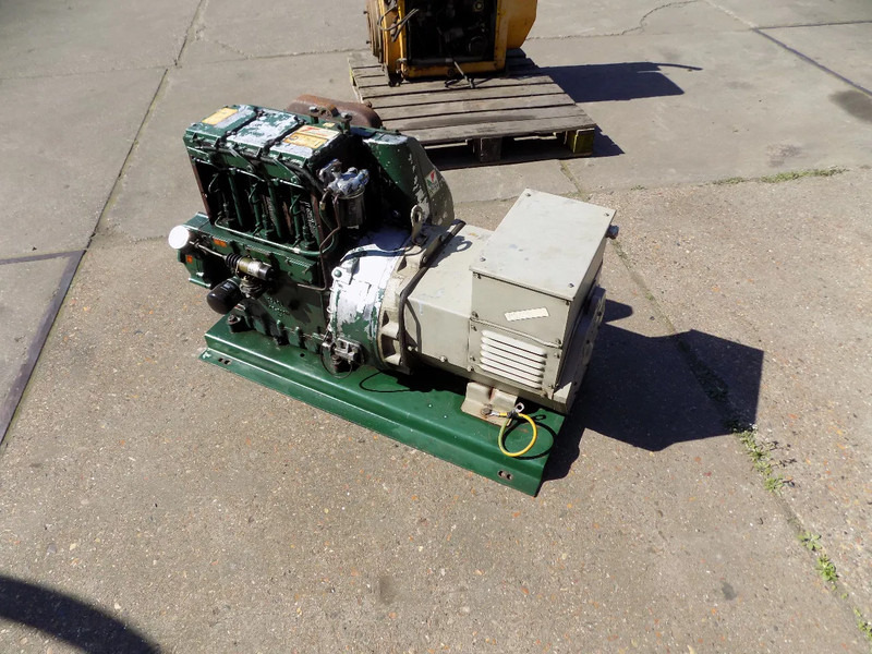Lister aggregaat lister 25 kva met stamford dynamo - Електрогенератор: снимка 1 Lister aggregaat lister 25 kva met stamford dynamo - Електрогенератор: снимка 1