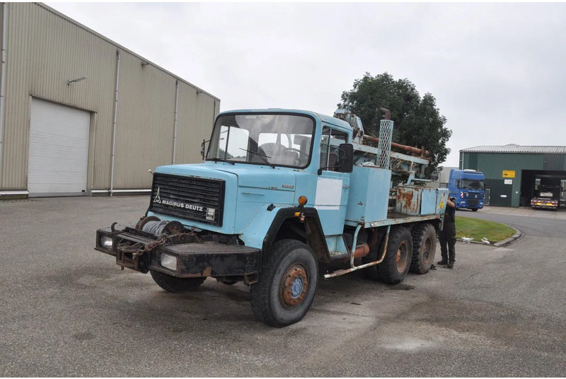 Magirus Deutz iveco Bonne esperance / atlas copco - Пробивна машина: снимка 1 Magirus Deutz iveco Bonne esperance / atlas copco - Пробивна машина: снимка 1