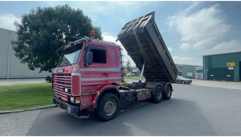 Scania P113-360 scania 113 6X2 Boogielift reversed KIPPER - Самосвал камион: снимка 1 Scania P113-360 scania 113 6X2 Boogielift reversed KIPPER - Самосвал камион: снимка 1