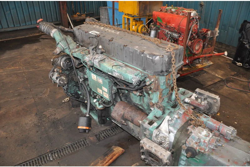Volvo D12A 380 D12A 380 pk - Двигател: снимка 4 Volvo D12A 380 D12A 380 pk - Двигател: снимка 4