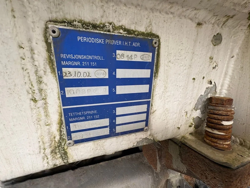 Volvo FL 7 Volvo FL7 285 Fuel tanker 4x2 - Камион цистерна: снимка 4 Volvo FL 7 Volvo FL7 285 Fuel tanker 4x2 - Камион цистерна: снимка 4