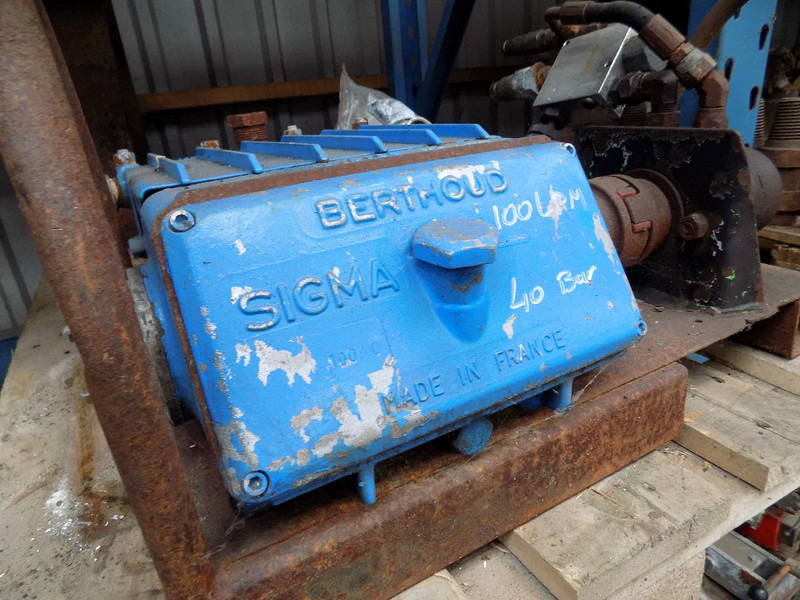 Hoge drukpomp-high pressure pump toilet tanker hoge drukpomp[ -high pressure pump - Каналопочистваща машина: снимка 1 Hoge drukpomp-high pressure pump toilet tanker hoge drukpomp[ -high pressure pump - Каналопочистваща машина: снимка 1