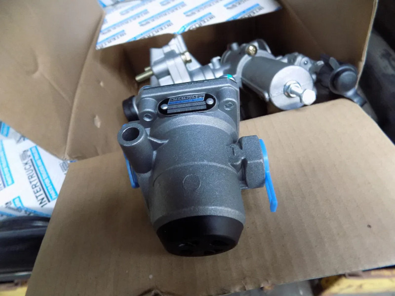 Лизинг на verlichting voor truck en trailer HELLA VERLICHTING truck en trailer verlichting voor truck en trailer HELLA VERLICHTING truck en trailer: снимка 12