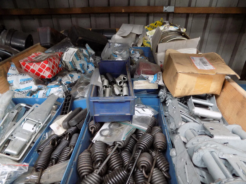 Лизинг на verlichting voor truck en trailer HELLA VERLICHTING truck en trailer verlichting voor truck en trailer HELLA VERLICHTING truck en trailer: снимка 16
