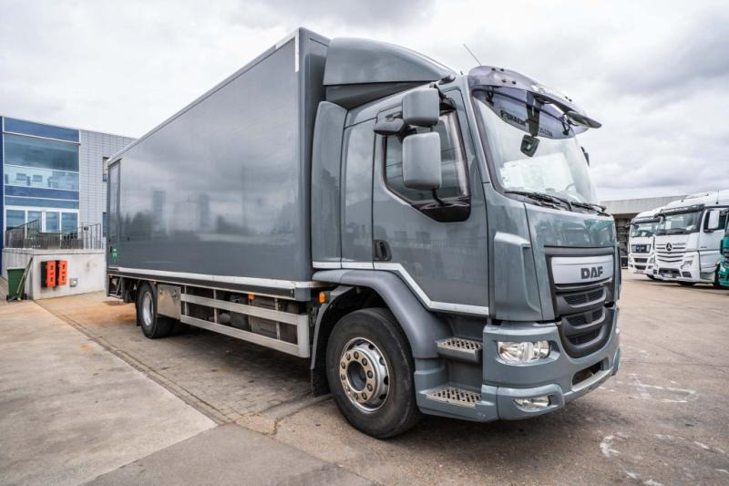 DAF LF 55.220(19 T-E6 )+DHOLLANDIA 2TON - Камион фургон: снимка 2 DAF LF 55.220(19 T-E6 )+DHOLLANDIA 2TON - Камион фургон: снимка 2