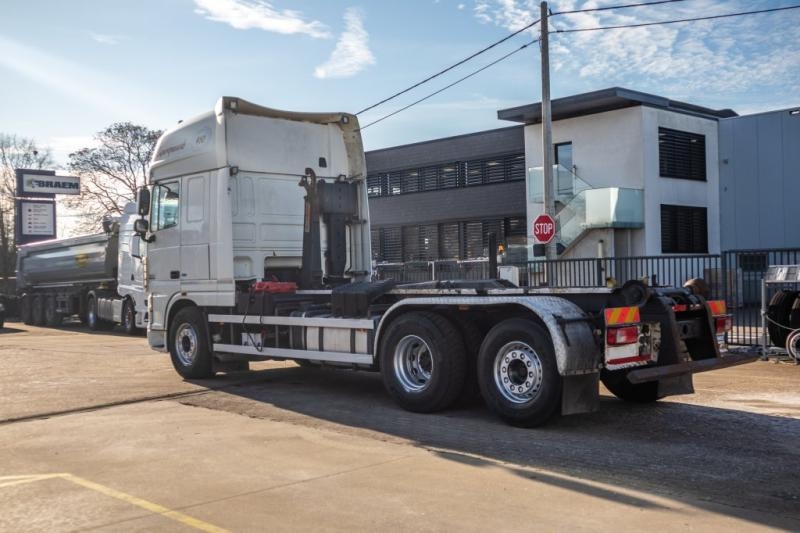 DAF XF 105.460 -6X2-INTARDER+AJK 20 T. - Мултилифт с кука камион: снимка 4 DAF XF 105.460 -6X2-INTARDER+AJK 20 T. - Мултилифт с кука камион: снимка 4