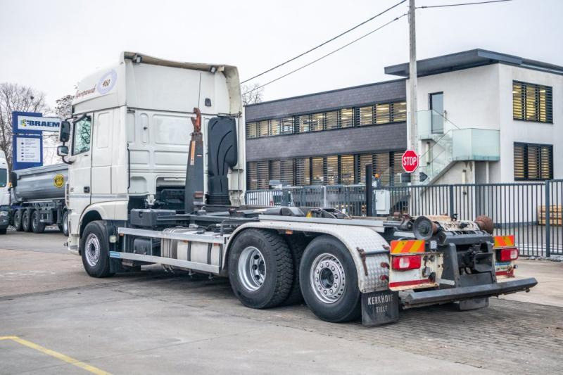 DAF XF 105.460 - AJK + intarder - Мултилифт с кука камион: снимка 4 DAF XF 105.460 - AJK + intarder - Мултилифт с кука камион: снимка 4