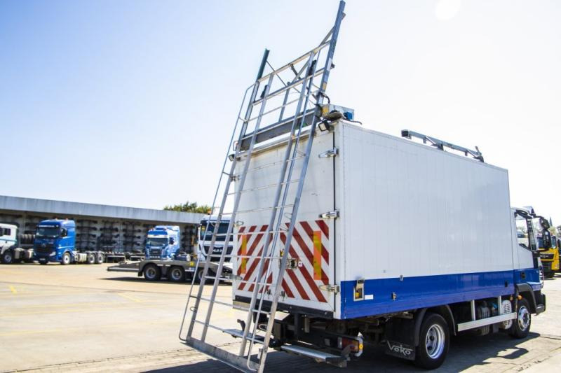 Iveco EUROCARGO 90E18- E5 +Porte-bagages réglable - Камион фургон: снимка 1 Iveco EUROCARGO 90E18- E5 +Porte-bagages réglable - Камион фургон: снимка 1