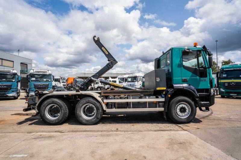 Iveco TRAKKER 360-6x4-PALFINGER - Мултилифт с кука камион: снимка 3 Iveco TRAKKER 360-6x4-PALFINGER - Мултилифт с кука камион: снимка 3