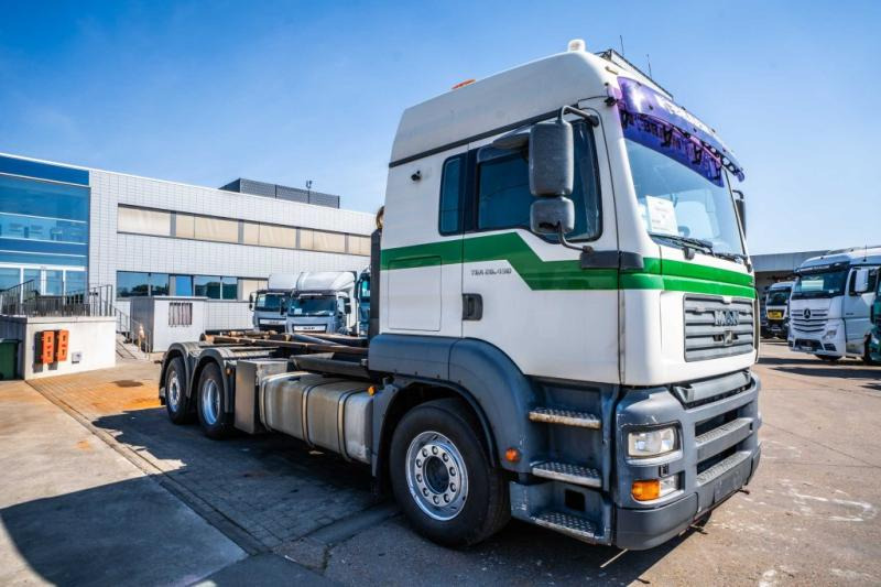 MAN TGA 26.430 LL - Мултилифт с кука камион: снимка 2 MAN TGA 26.430 LL - Мултилифт с кука камион: снимка 2