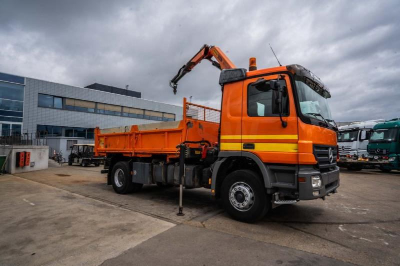 Mercedes ACTROS 1832 K + Palfinger 10 t/m - Самосвал камион, Камион с кран: снимка 2 Mercedes ACTROS 1832 K + Palfinger 10 t/m - Самосвал камион, Камион с кран: снимка 2