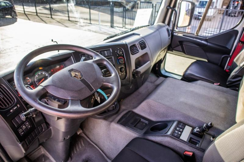 Interior photo 2: Лизинг на Renault D 330 -CARRIER SUPRA 850-Vlees/Meat/Viande/Fleisch Renault D 330 -CARRIER SUPRA 850-Vlees/Meat/Viande/Fleisch