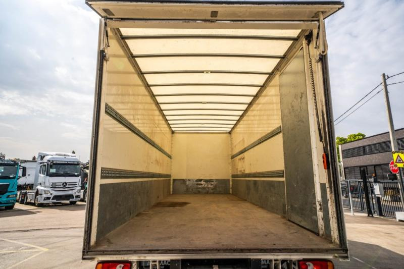 Лизинг на Renault D250 16T.- 36000 KM +DHOLLANDIA 2T. Renault D250 16T.- 36000 KM +DHOLLANDIA 2T.: снимка 7