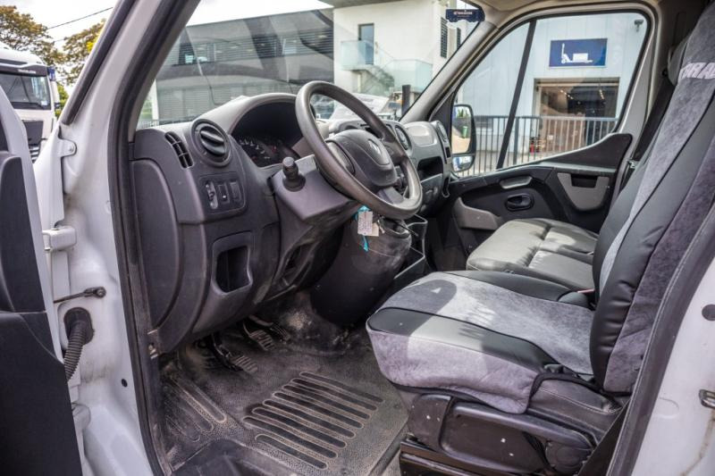 Interior photo 2: Товарен бус Renault MASTER 125 DCI + 7 personen