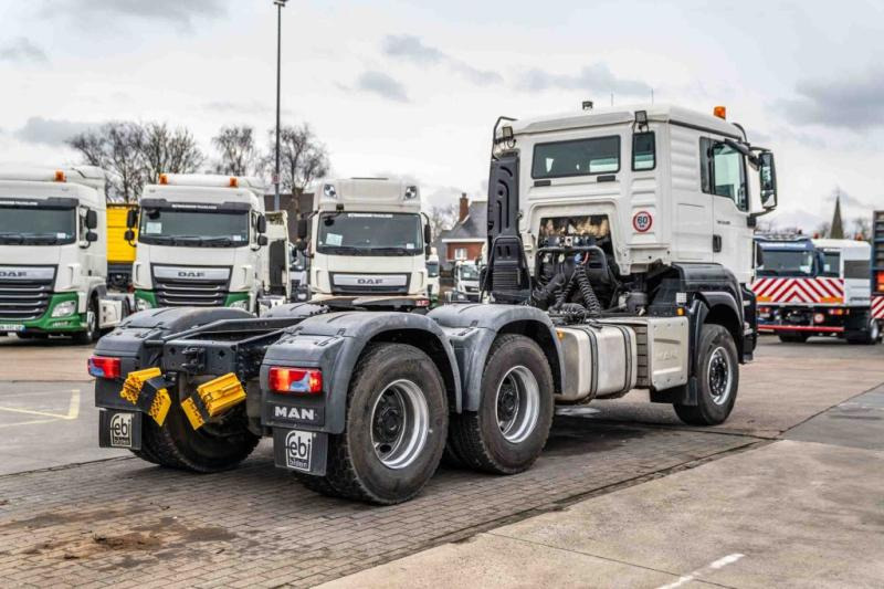 MAN TGS 33.500 BLS+BIG AXLES+KIPHYDR. - Влекач: снимка 4 MAN TGS 33.500 BLS+BIG AXLES+KIPHYDR. - Влекач: снимка 4